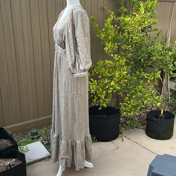 Saltwater Luxe Women Dress Large Wren Sequin Plunge Maxi Gold  size Medium - Picture 9 of 16